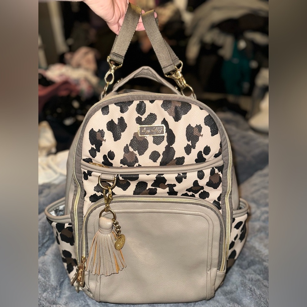 Itzy Ritzy Boss Plus Large Diaper Bag backpack